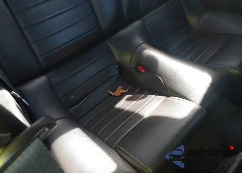 2011 Ford Mustang V6 Premium из США, поврежденный, VIN 1ZVBP8AM5B5149026